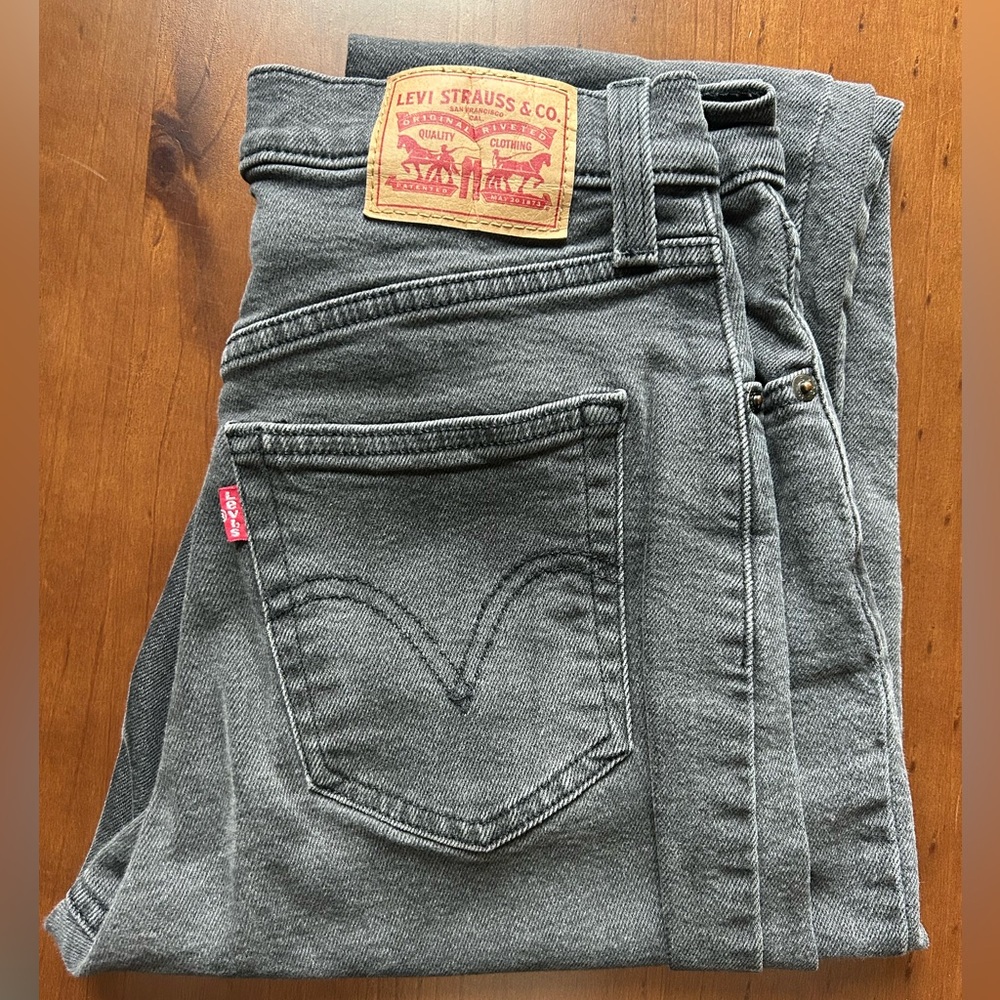 Levi's High Waisted Mom Jean